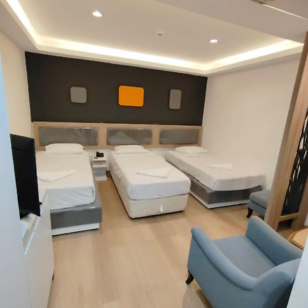 Royal Garden Home Hotel Bangkok Extérieur photo