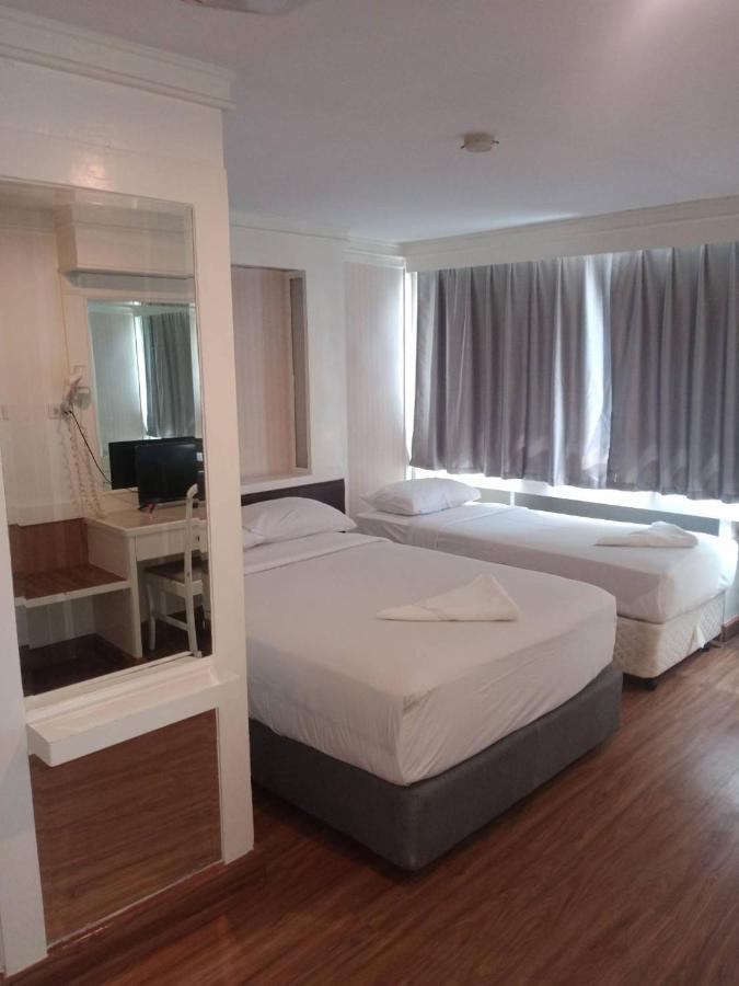 Royal Garden Home Hotel Bangkok Extérieur photo