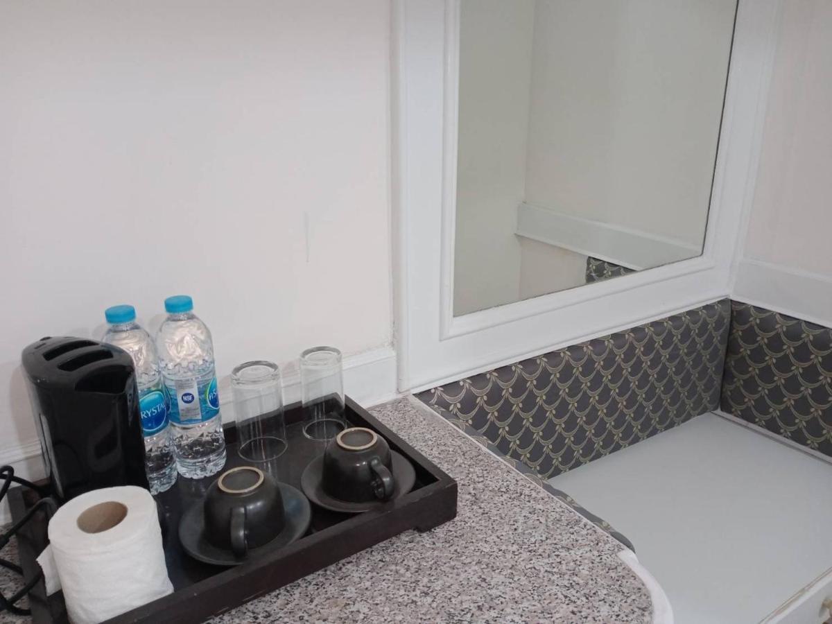 Royal Garden Home Hotel Bangkok Extérieur photo