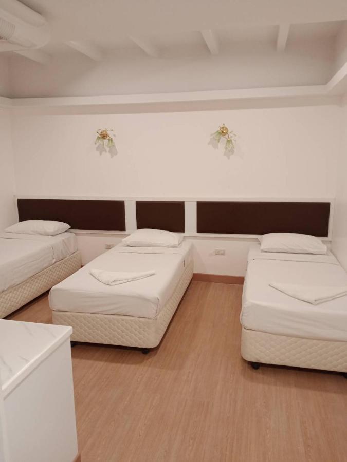 Royal Garden Home Hotel Bangkok Extérieur photo