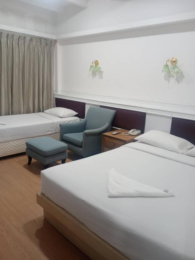 Royal Garden Home Hotel Bangkok Extérieur photo