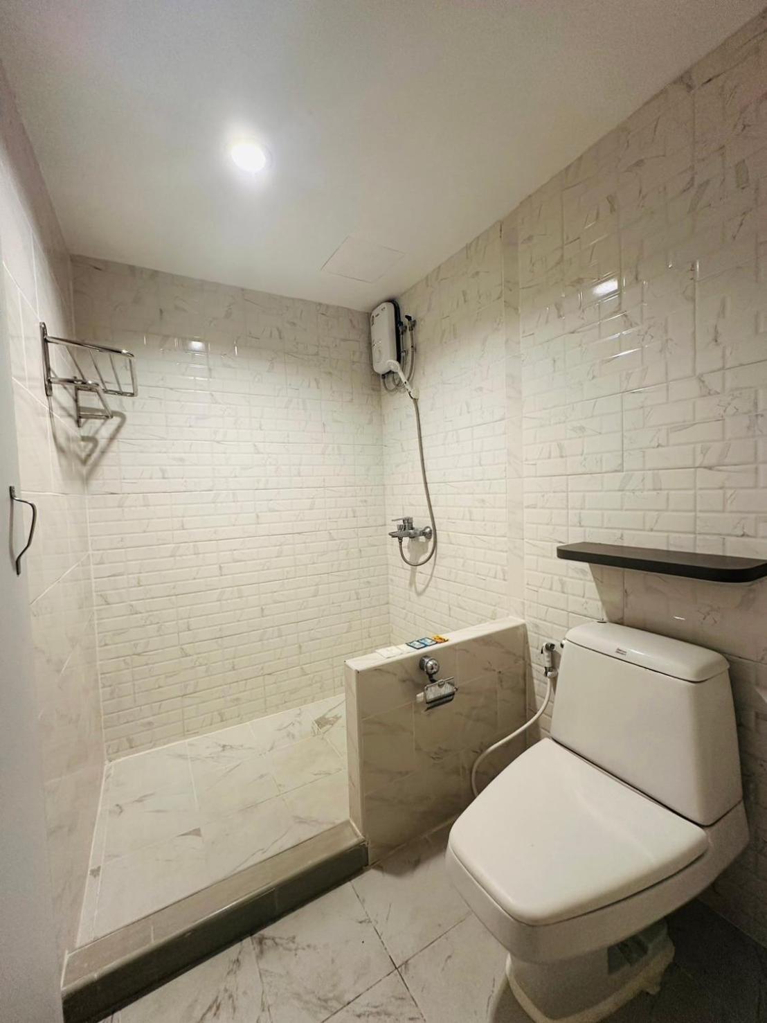 Royal Garden Home Hotel Bangkok Extérieur photo